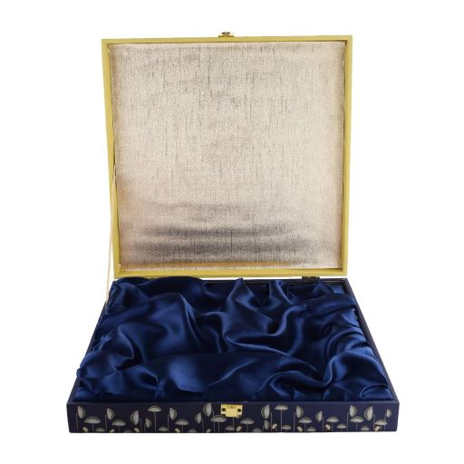 natural and artistic